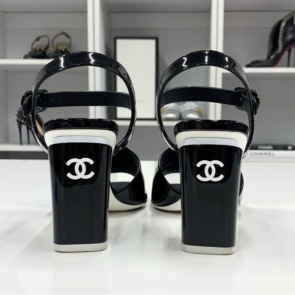 🖤🤍CHANEL CC logo patent leather block heel sandals sz 39.5 🖤🤍 - Picture 4 of 17